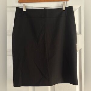 Banana Republic Black Pencil Skirt.Size 6. Brand new, never worn.